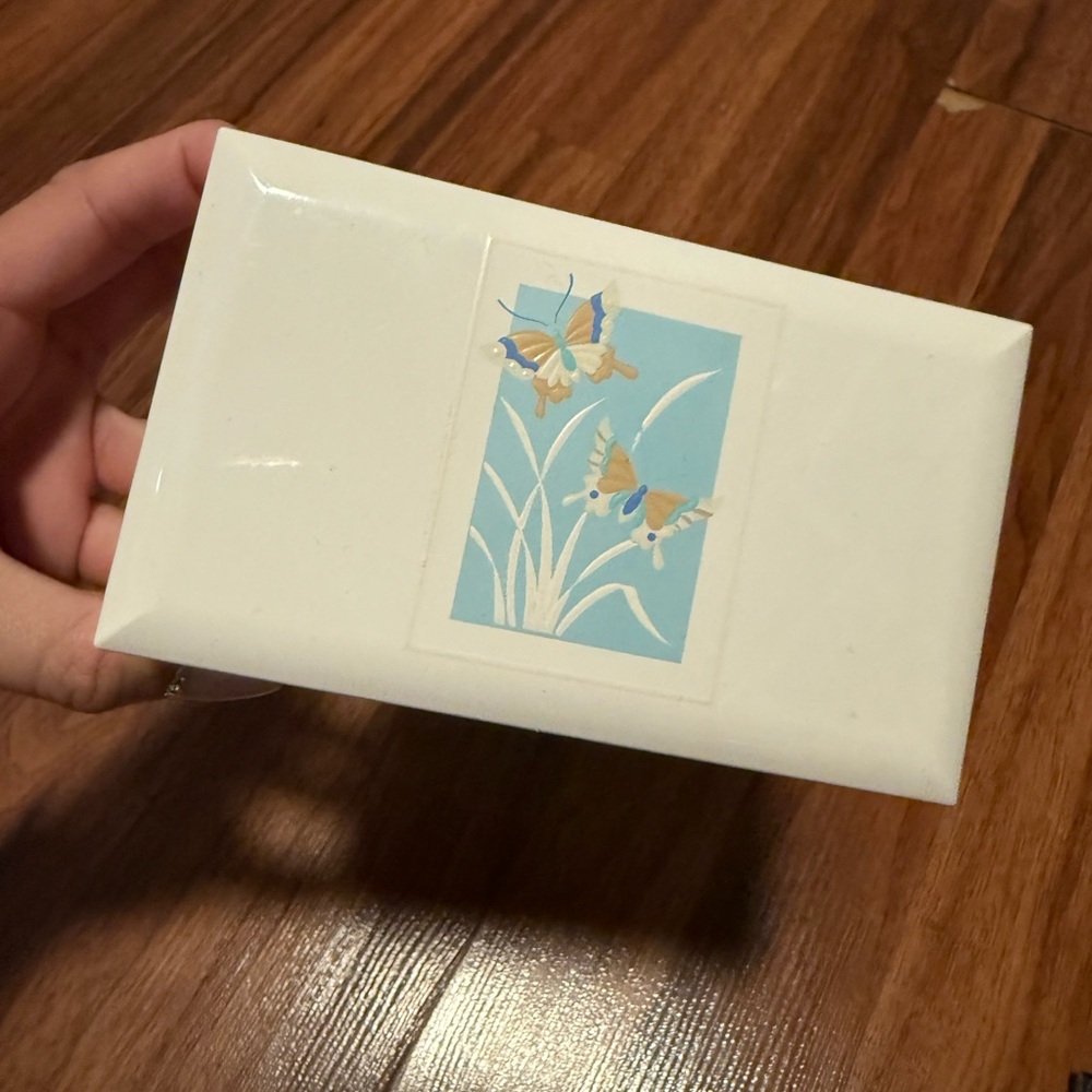 Vintage OTAGIRI Butterfly Lacquerware Box by Otagiri - White